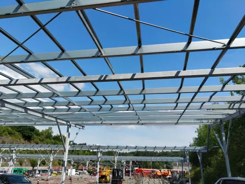 Installation de carports solaires sur le site Goodyear à Colmar-Berg : un chantier exemplaire pour Nonet Eislek